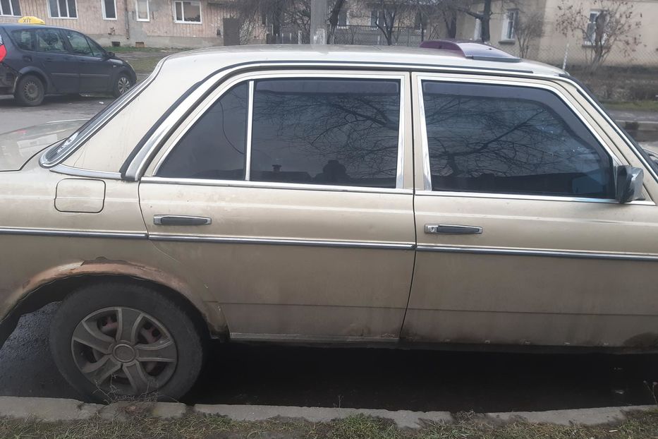 Продам Mercedes-Benz 300 1982 года в Луцке