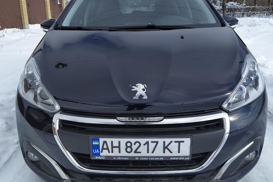 Продам Peugeot 208 2017 года в Донецке