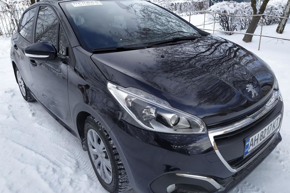 Продам Peugeot 208 2017 года в Донецке