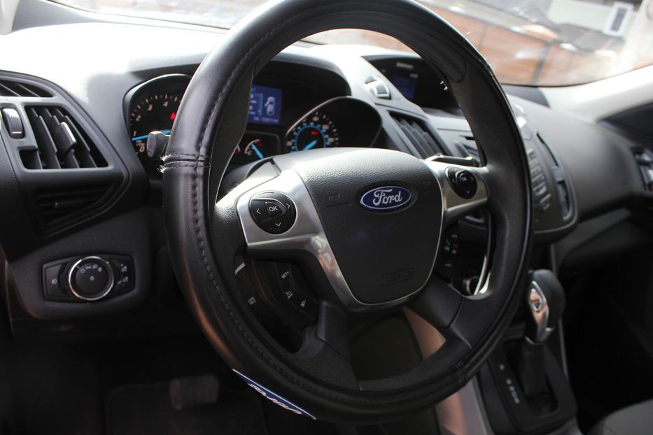 Продам Ford Escape Еcoboost 2014 года в Киеве