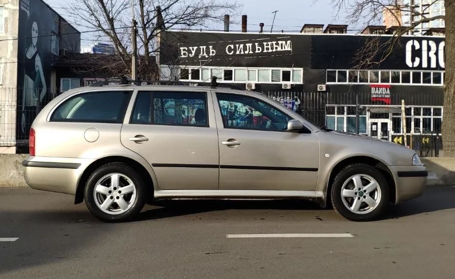 Продам Skoda Octavia Tour 4x4 1.8 TURBO 2005 года в Киеве