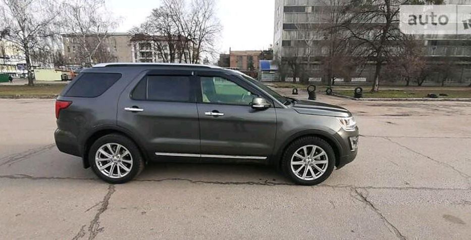 Продам Ford Explorer 2016 года в Харькове