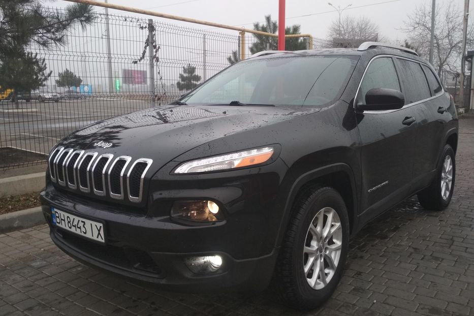 Продам Jeep Cherokee Latitude 2016 года в Киеве