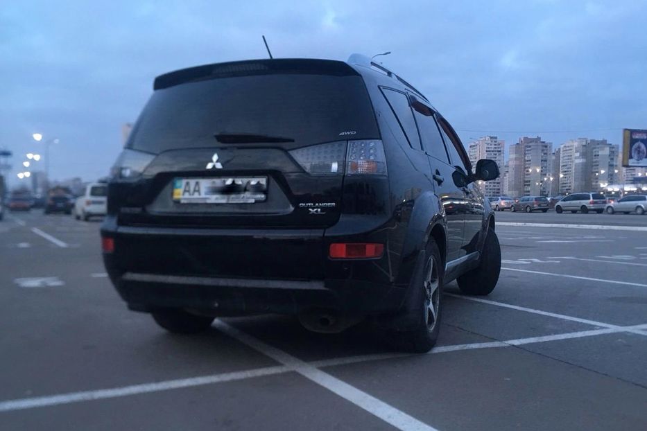 Продам Mitsubishi Outlander XL 2008 года в Киеве