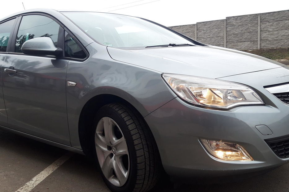 Продам Opel Astra J TURBO 2011 года в Киеве