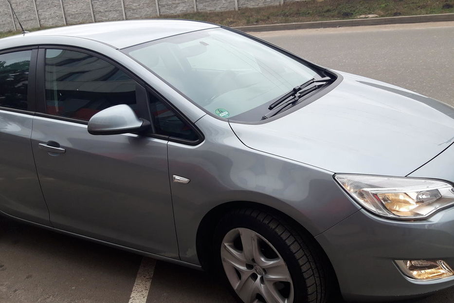 Продам Opel Astra J TURBO 2011 года в Киеве