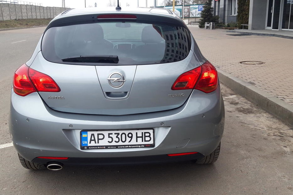 Продам Opel Astra J TURBO 2011 года в Киеве