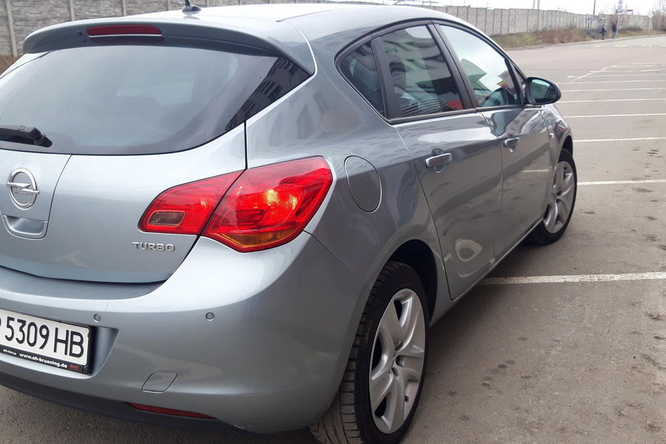 Продам Opel Astra J TURBO 2011 года в Киеве