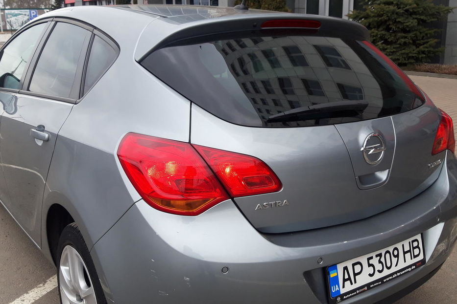 Продам Opel Astra J TURBO 2011 года в Киеве