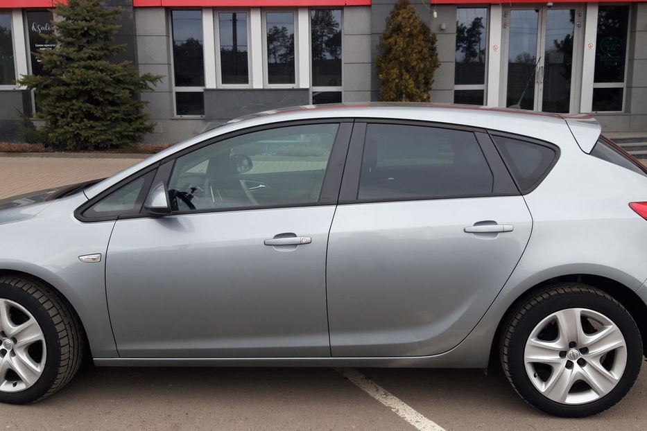 Продам Opel Astra J TURBO 2011 года в Киеве