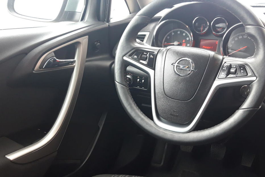 Продам Opel Astra J TURBO 2011 года в Киеве