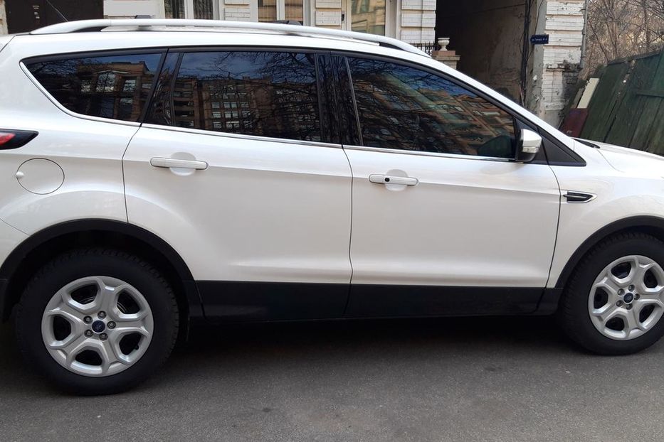 Продам Ford Escape 2017 года в Киеве