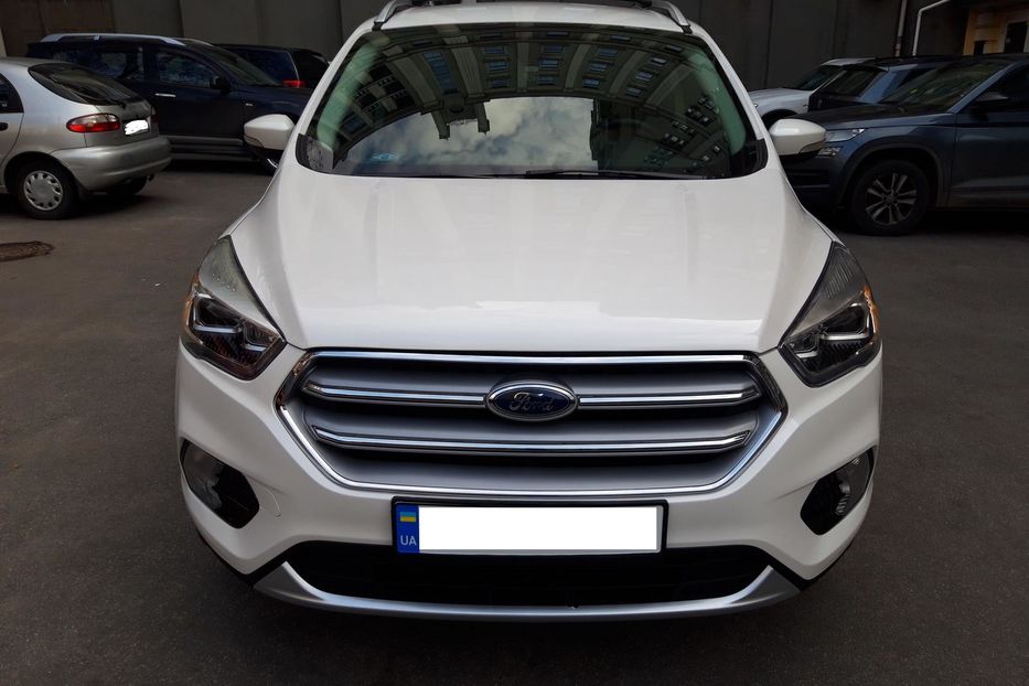 Продам Ford Escape 2017 года в Киеве