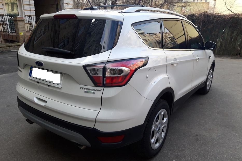 Продам Ford Escape 2017 года в Киеве