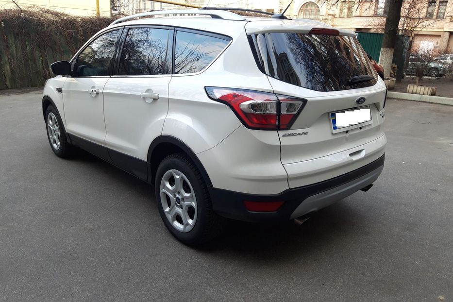 Продам Ford Escape 2017 года в Киеве