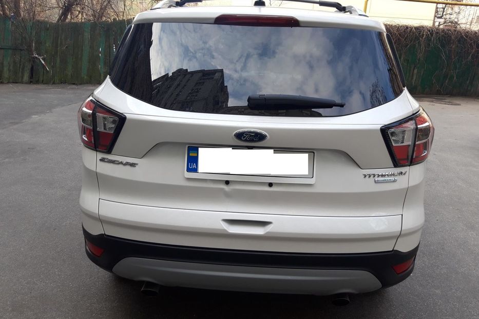 Продам Ford Escape 2017 года в Киеве