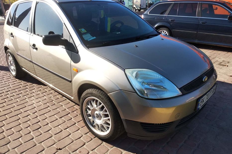 Продам Ford Fiesta 2003 года в Ровно