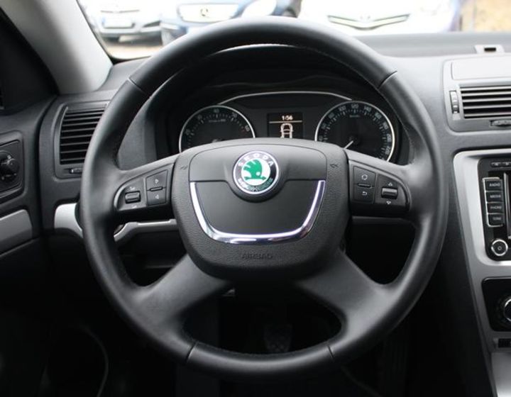 Продам Skoda Octavia Elegance 2010 года в Львове