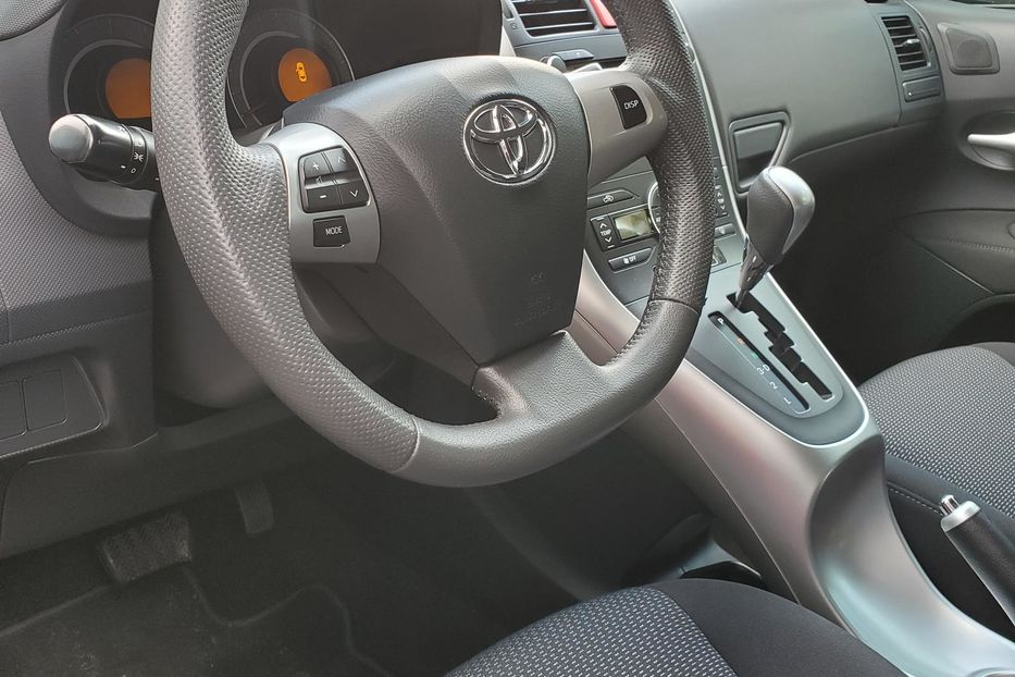 Продам Toyota Auris 2011 года в Днепре