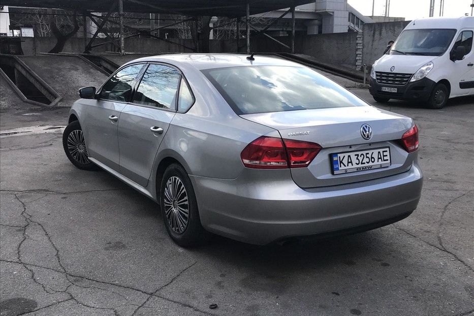 Продам Volkswagen Passat B7 2013 года в Киеве