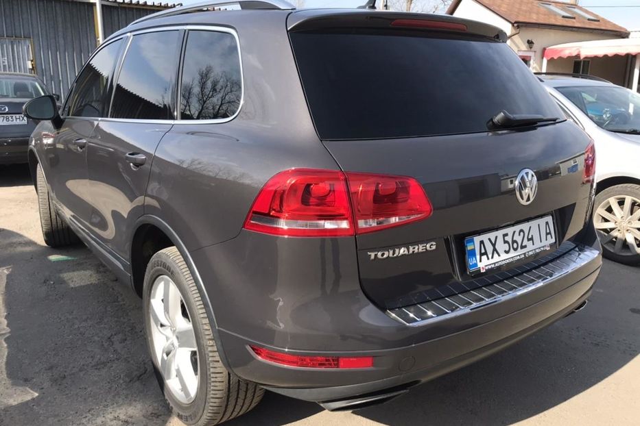 Продам Volkswagen Touareg 2012 года в Харькове