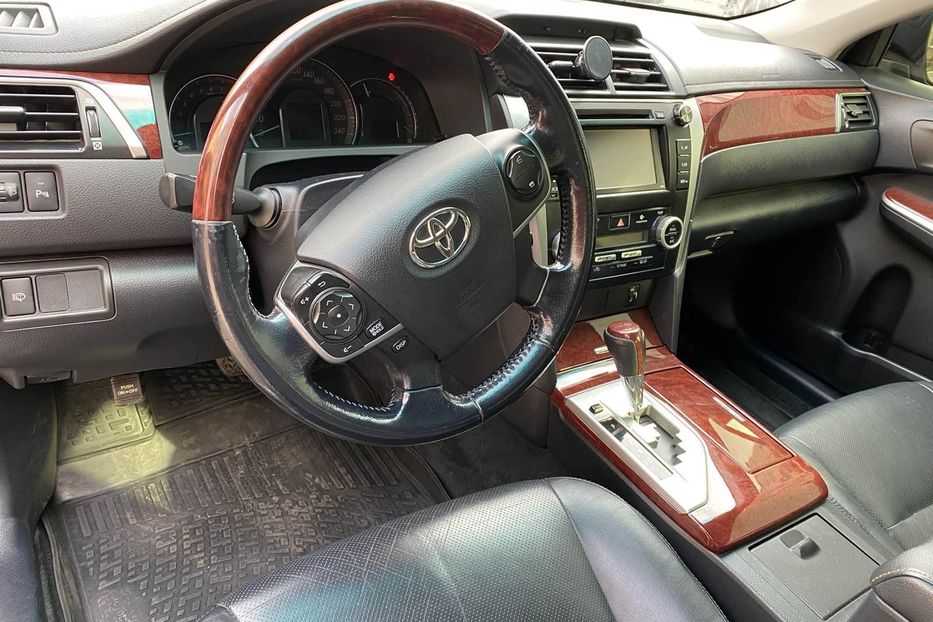 Продам Toyota Camry 2012 года в Черкассах