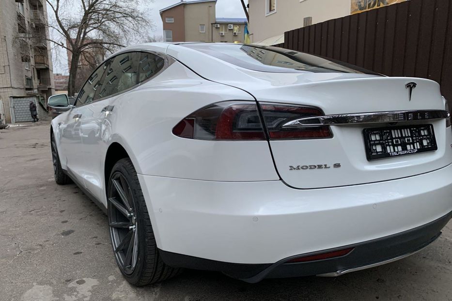 Продам Tesla Model S P 85 2015 года в Днепре