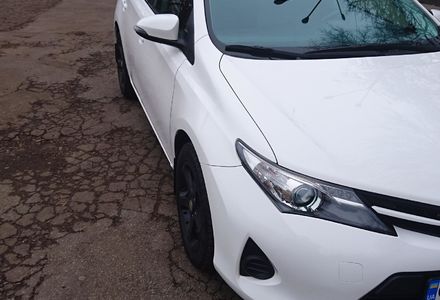 Продам Toyota Auris 2013 года в Черновцах