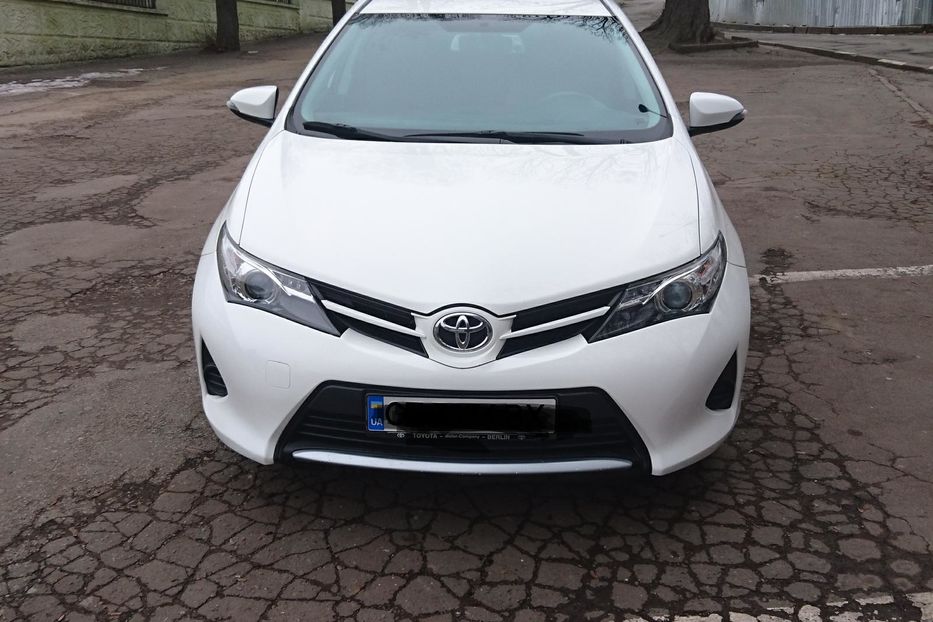 Продам Toyota Auris 2013 года в Черновцах