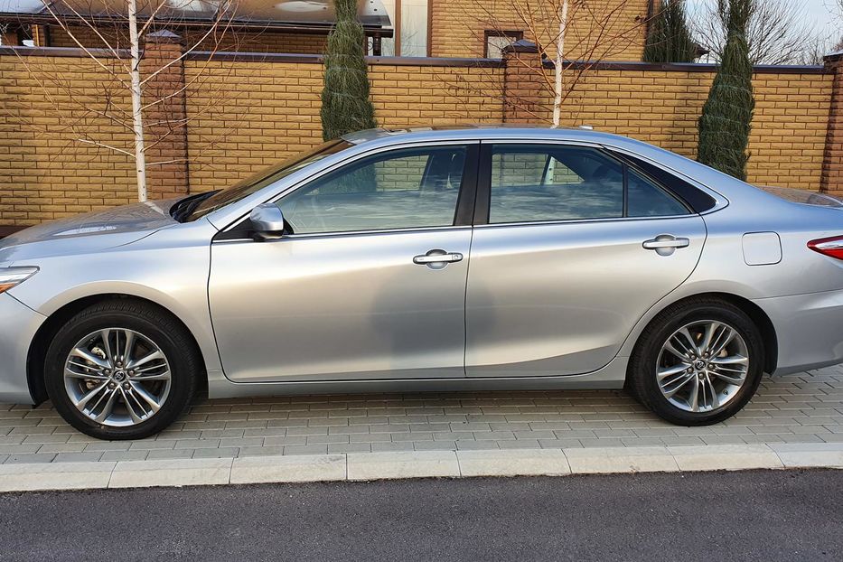 Продам Toyota Camry SE Hybrid  2015 года в Днепре