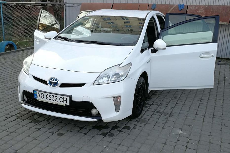 Продам Toyota Prius 2012 года в Ужгороде