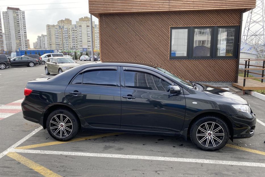 Продам Toyota Corolla Luna 2009 года в Киеве