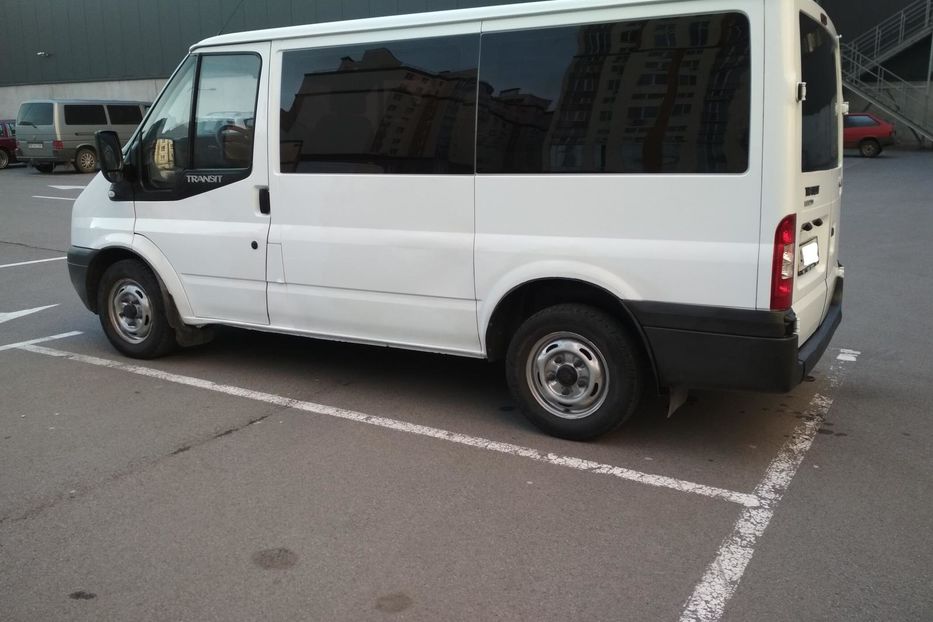 Продам Ford Transit пасс. 8+1. дв.2,2см.TDCI-150лс. 2006 года в Киеве