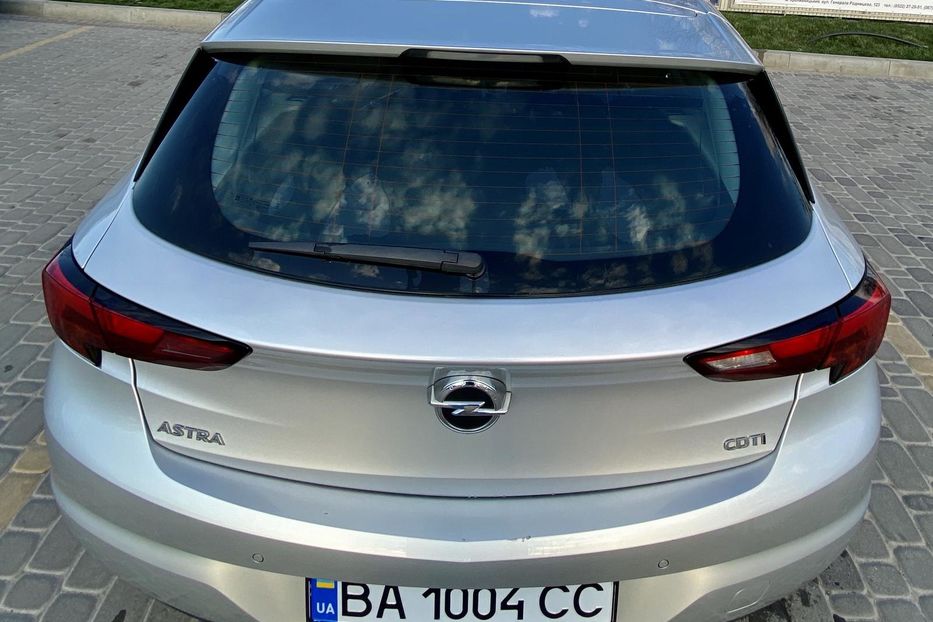 Продам Opel Astra K 2015 года в Киеве