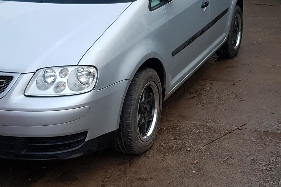 Продам Volkswagen Touran 2004 года в Черновцах