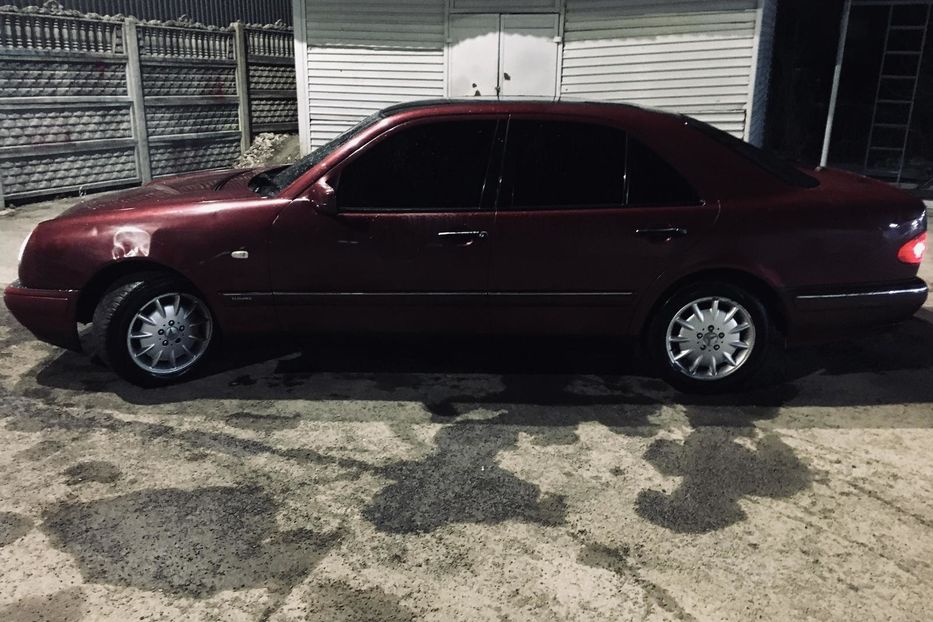 Продам Mercedes-Benz E-Class 1999 года в Ивано-Франковске