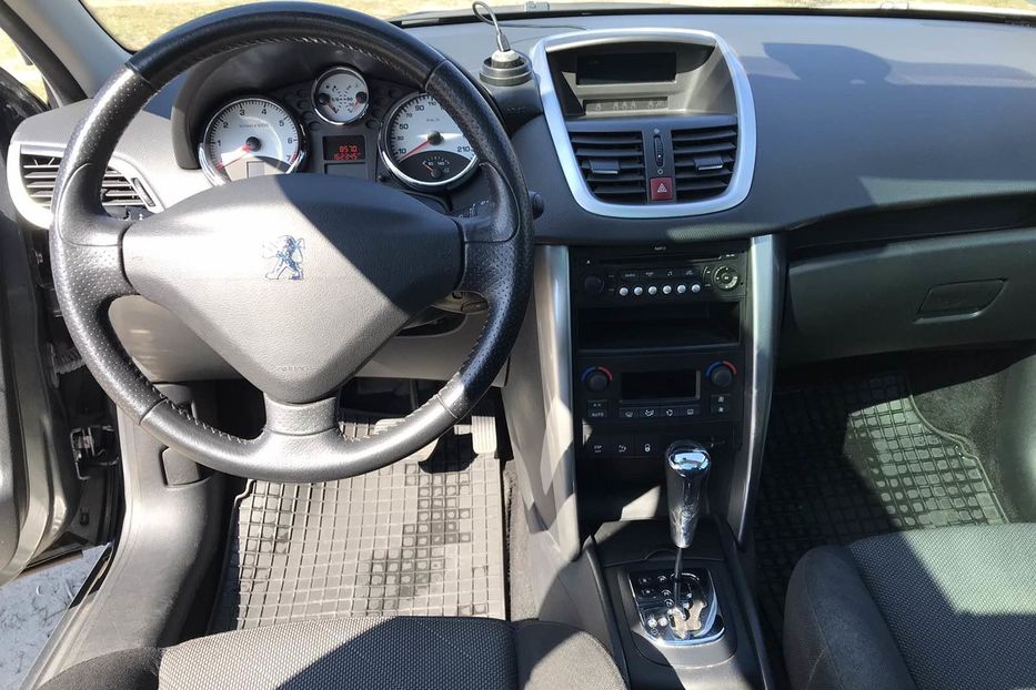 Продам Peugeot 207 2008 года в Киеве