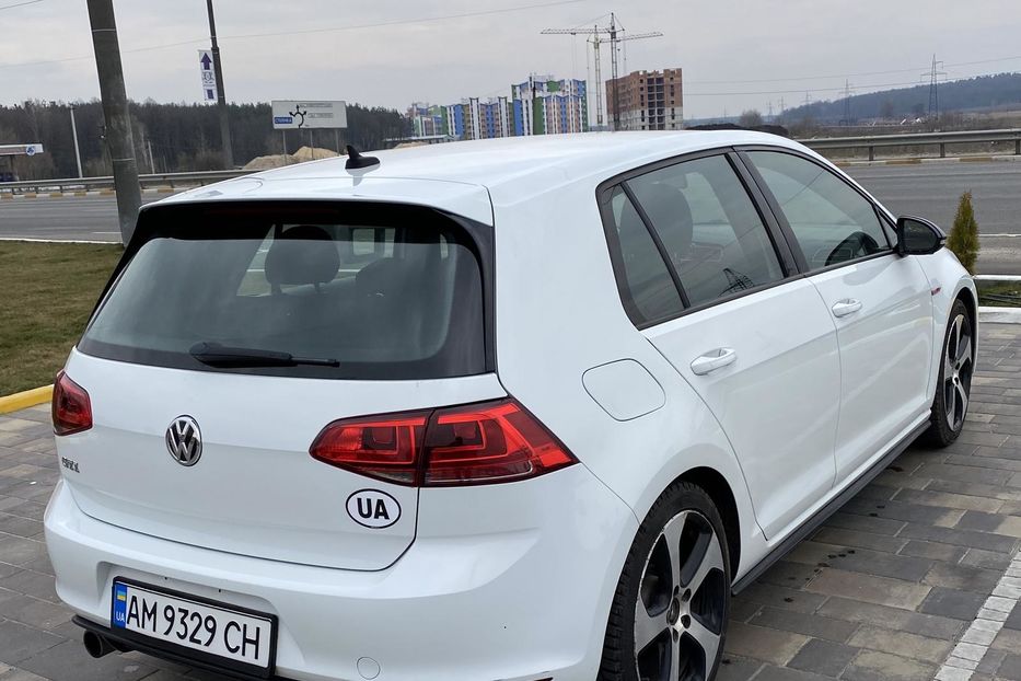 Продам Volkswagen Golf GTI GTI 2015 года в Киеве