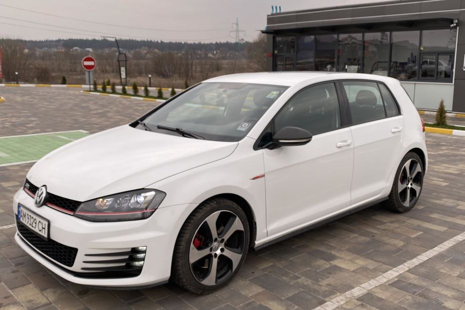 Продам Volkswagen Golf GTI GTI 2015 года в Киеве