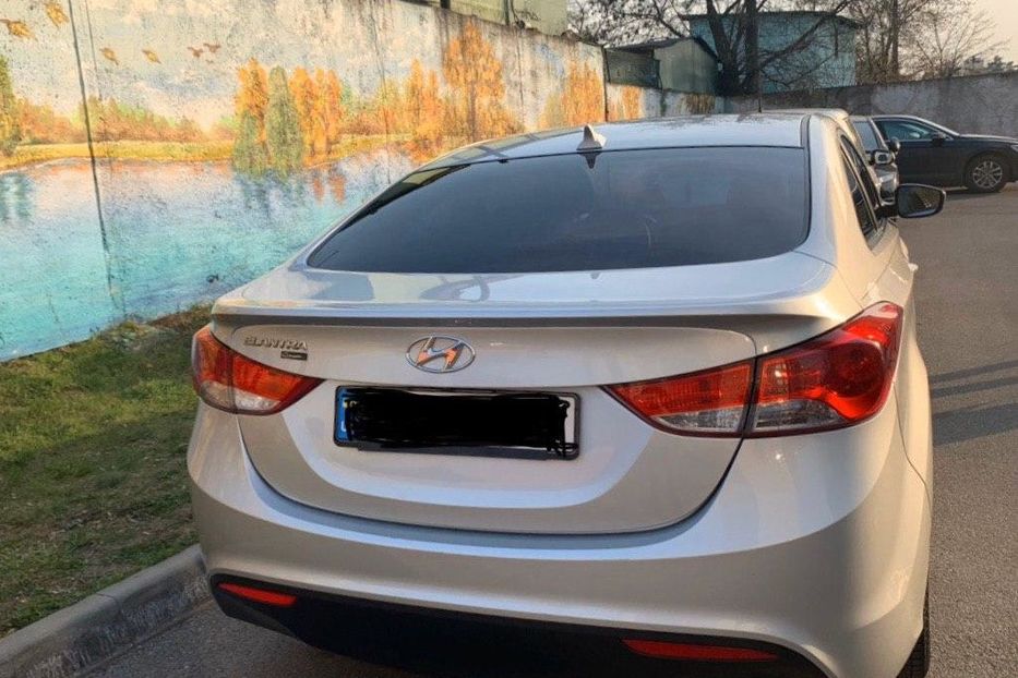 Продам Hyundai Elantra 1.8 2012 года в Киеве