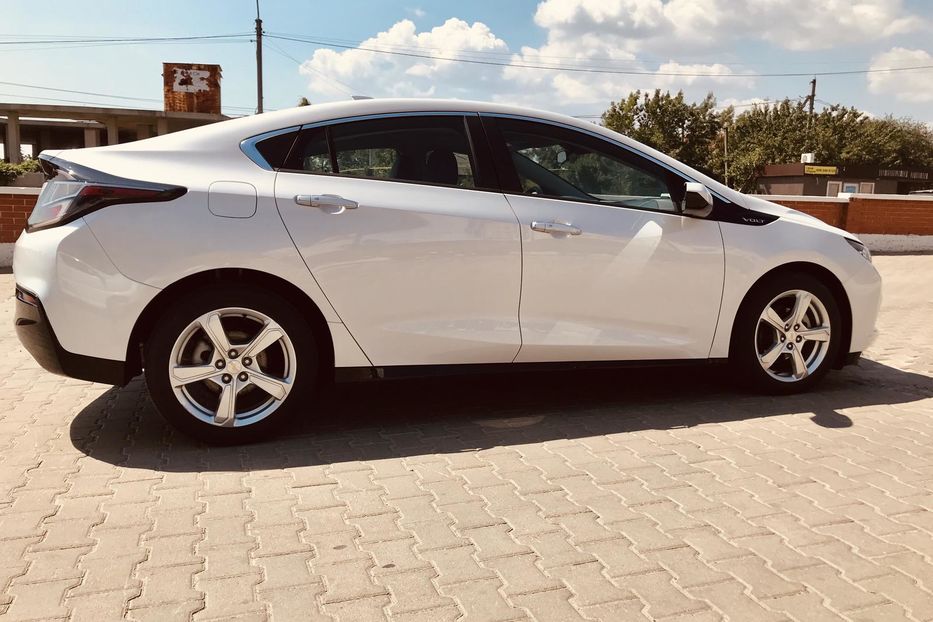 Продам Chevrolet Volt plug-in 2016 года в Одессе