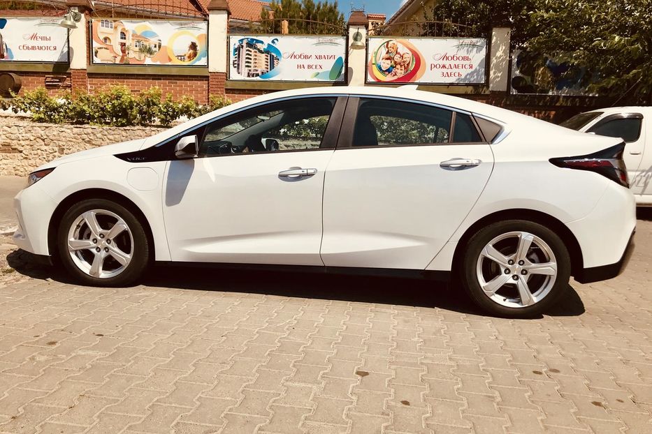 Продам Chevrolet Volt plug-in 2016 года в Одессе