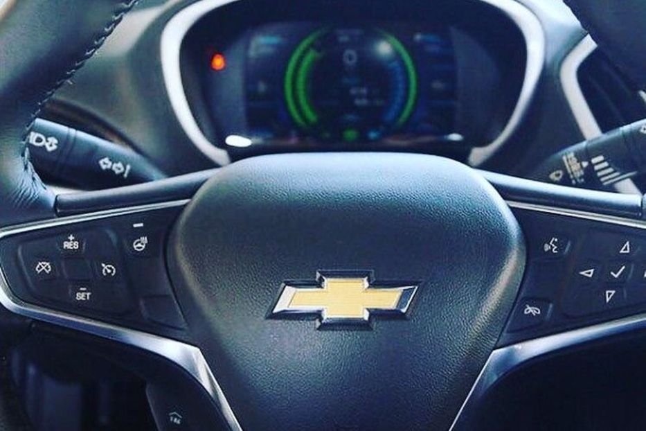 Продам Chevrolet Volt plug-in 2018 года в Одессе