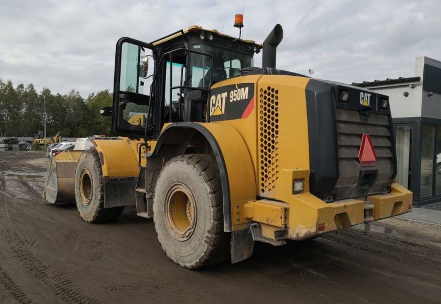 Продам Трактор Уралец CATERPILLAR 323D- EKSKAVATOR 2011 года в Киеве