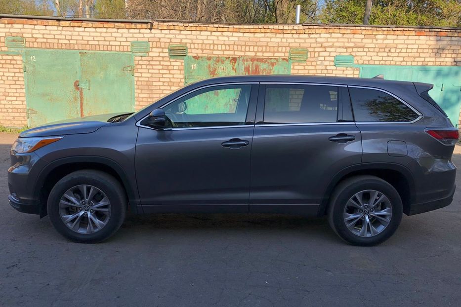 Продам Toyota Highlander Le 2018 года в Харькове