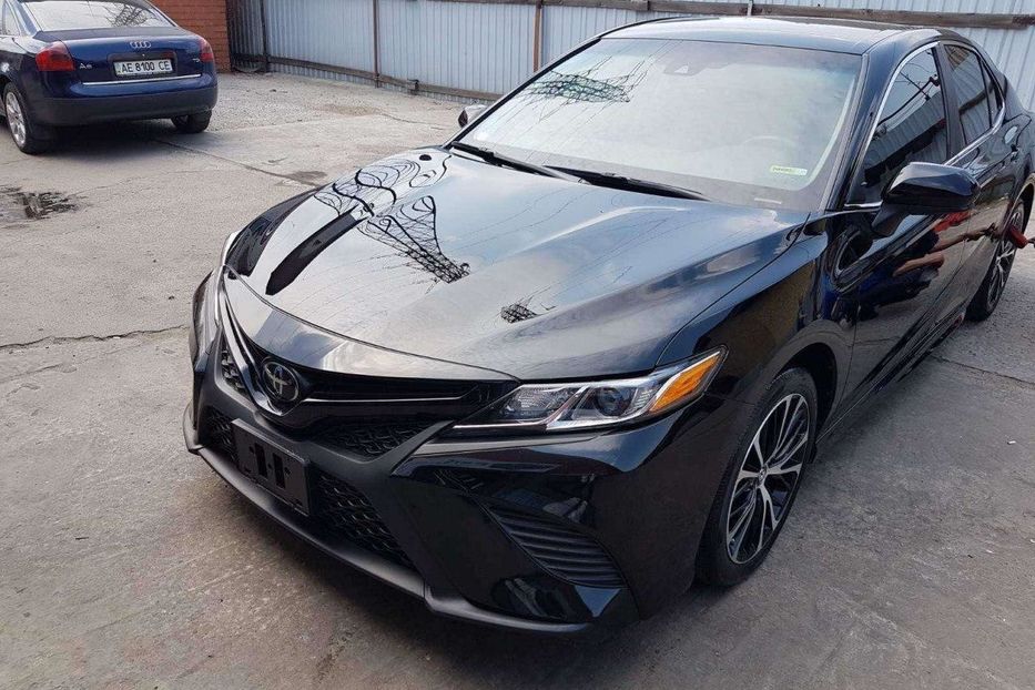 Продам Toyota Camry l 2017 года в Харькове