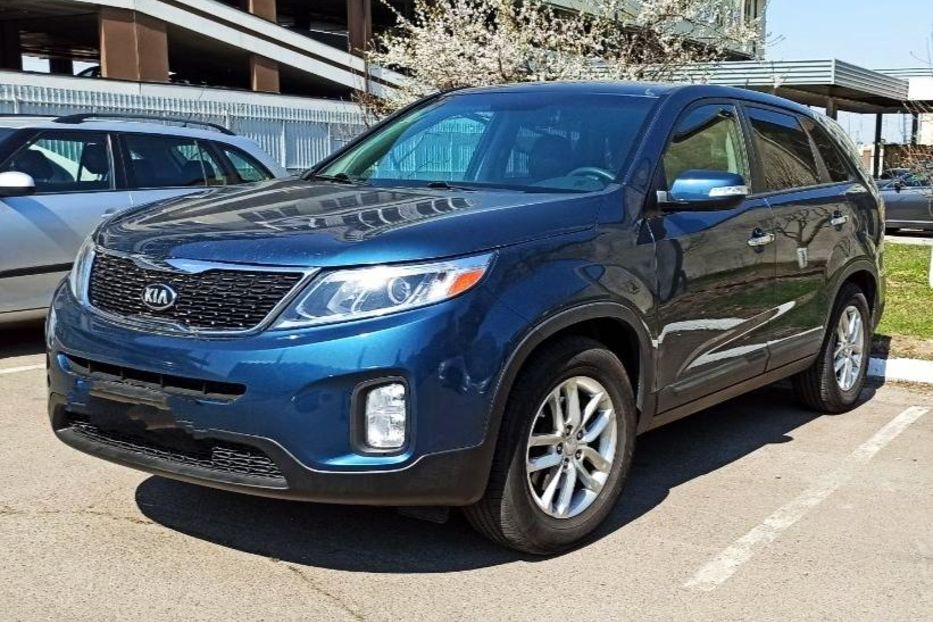 Продам Kia Sorento 2015 2014 года в Киеве