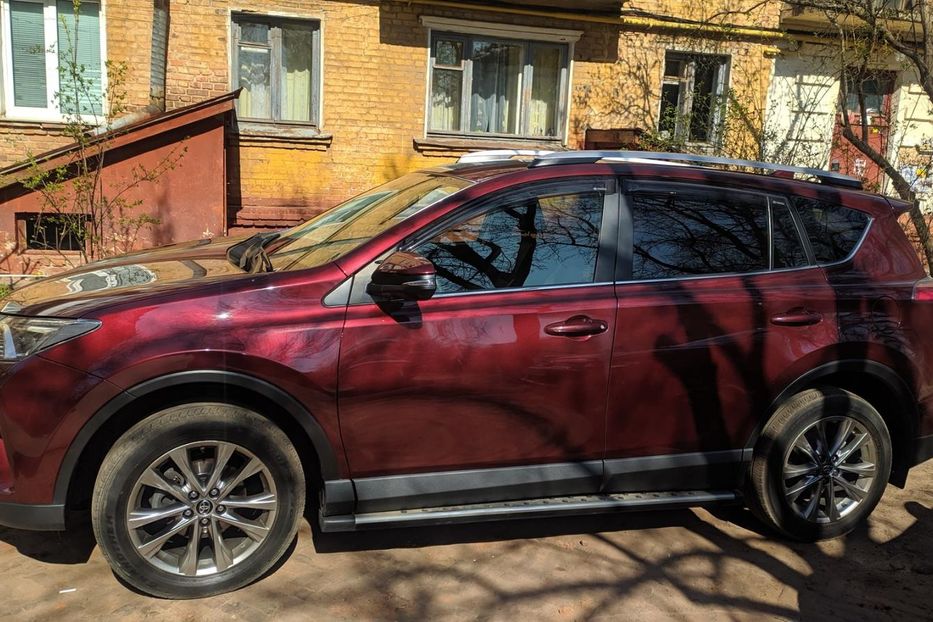 Продам Toyota Rav 4 внедорожник 2015 года в Чернигове