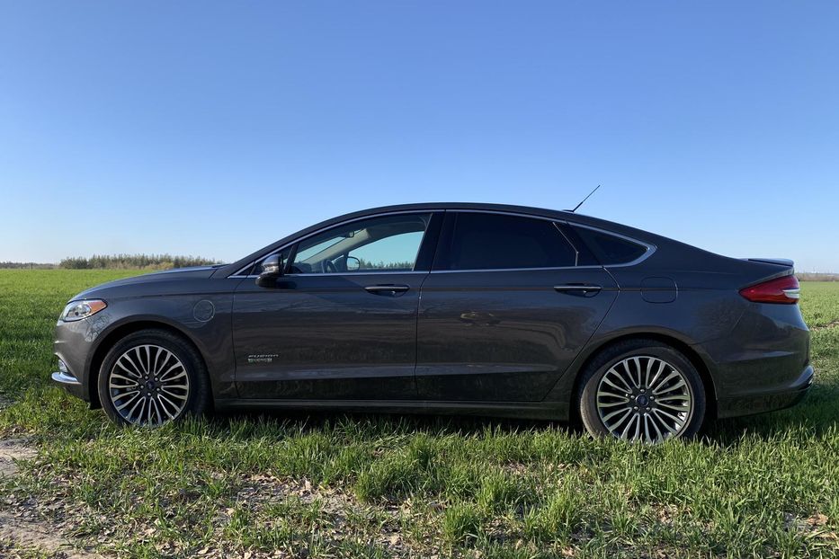 Продам Ford Fusion PLUG IN HYBRID 2018 года в Киеве