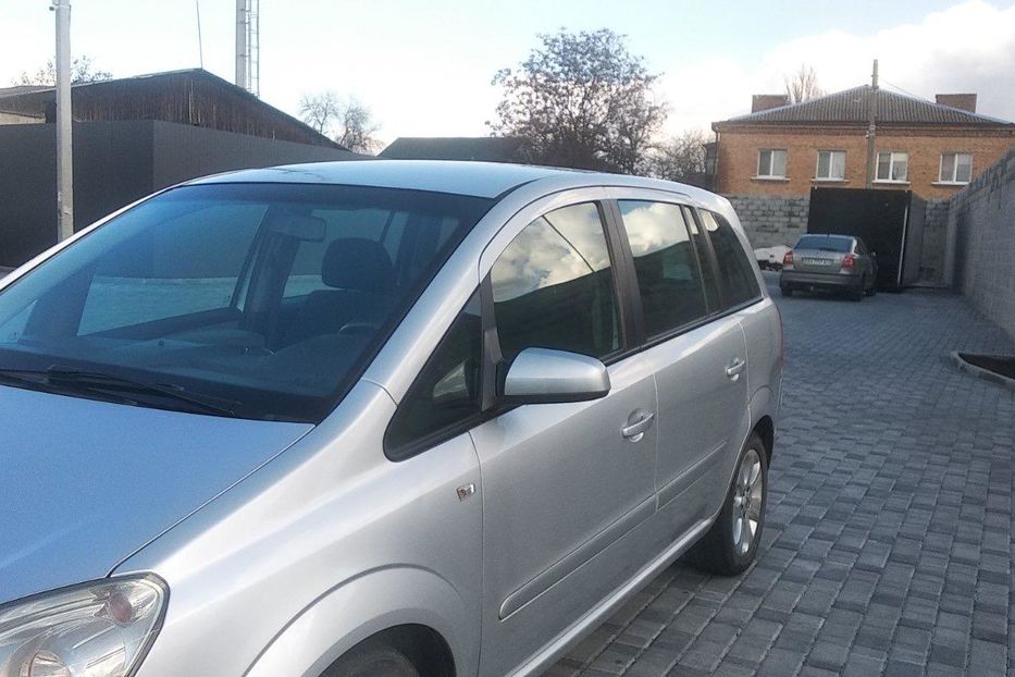 Продам Opel Zafira 2009 года в Харькове